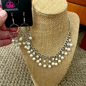 Faux pearl necklace and earring set